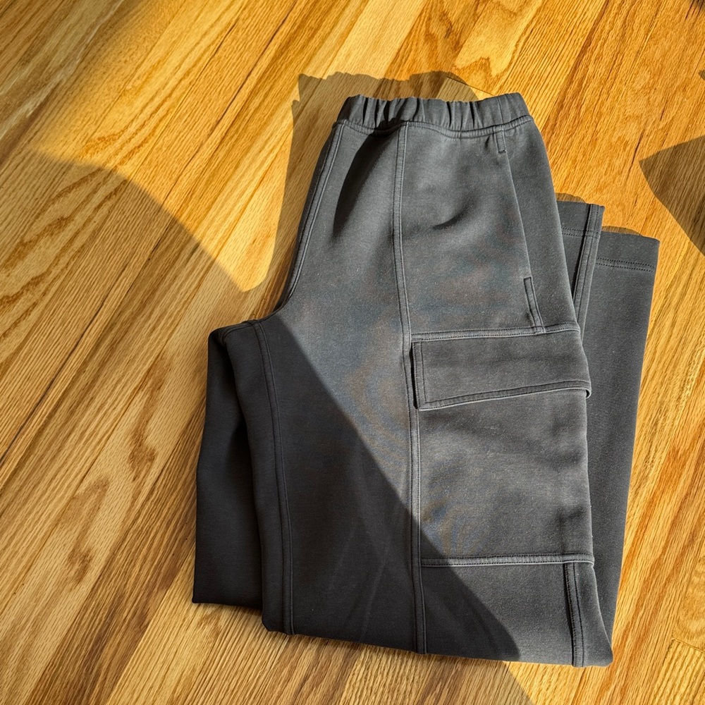 lululemon black cargo sweatpants